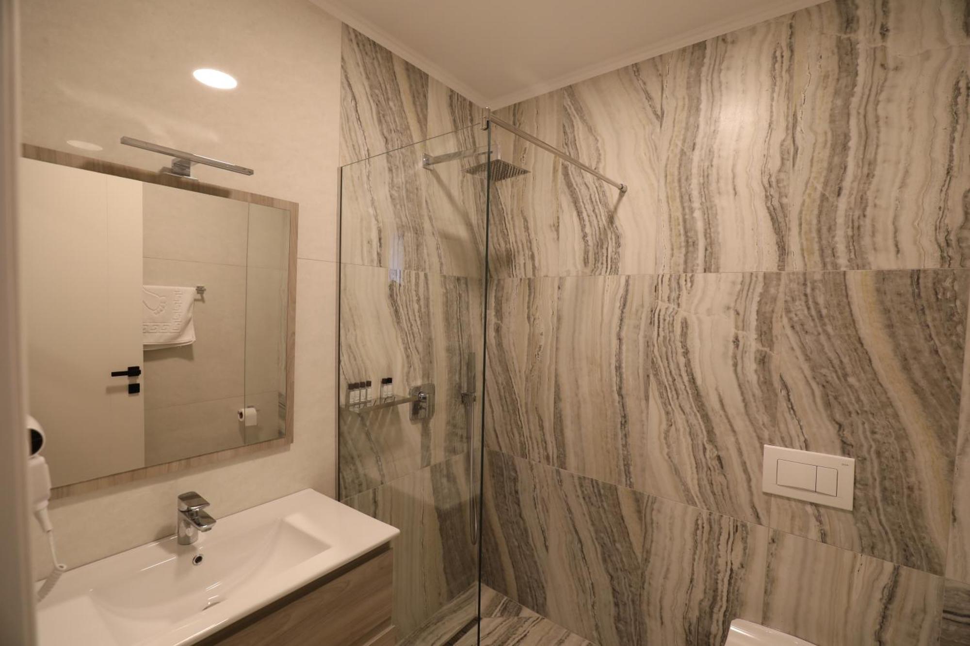 Dallga Suites Tushemisht Esterno foto